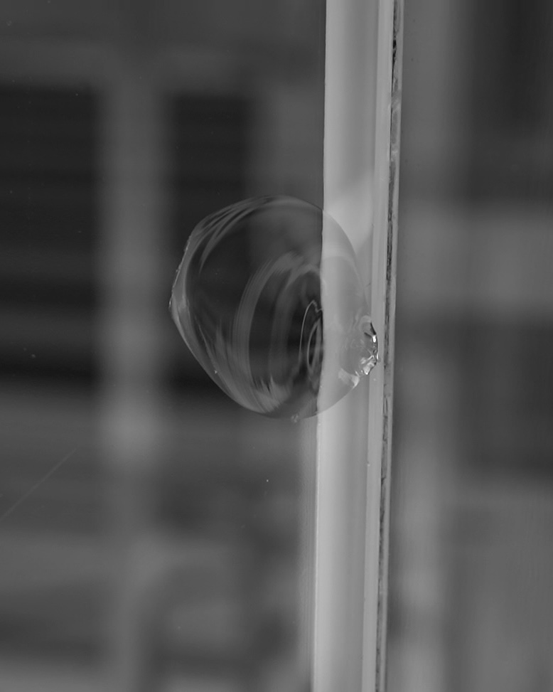 ガラスの水滴の画像